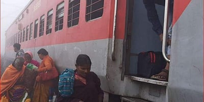 ஒடிஸாவில் விரைவு ரயில் தடம்புரண்டு விபத்து: 15 பயணிகள் காயம்