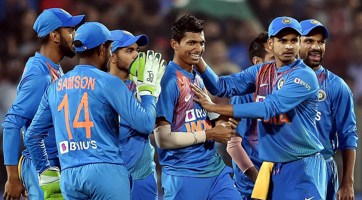 வெளியானது பிசிசிஐயின் புதிய ஒப்பந்தப் பட்டியல்: நீக்கப்பட்ட வீரர்கள் யார் யார்?