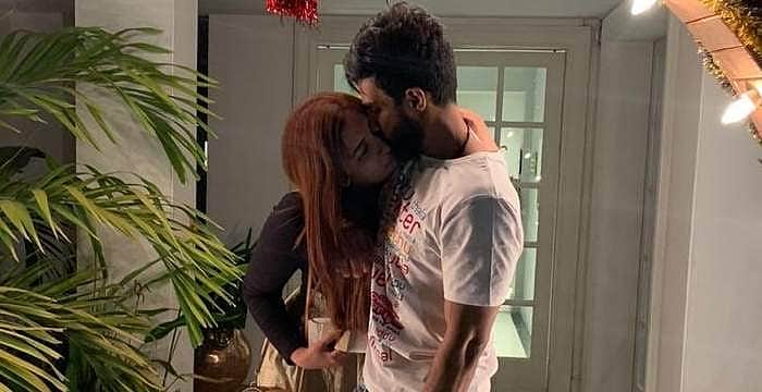 நடிகர் விஷ்ணு விஷாலுடனான நெருக்கமான புகைப்படங்களை வெளியிட்டார் பிரபல பாட்மிண்டன் வீராங்கனை!