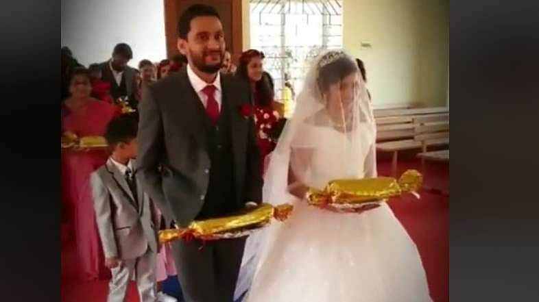 திருமணம் செய்த பிரபல டிவி நடிகை! (விடியோ)