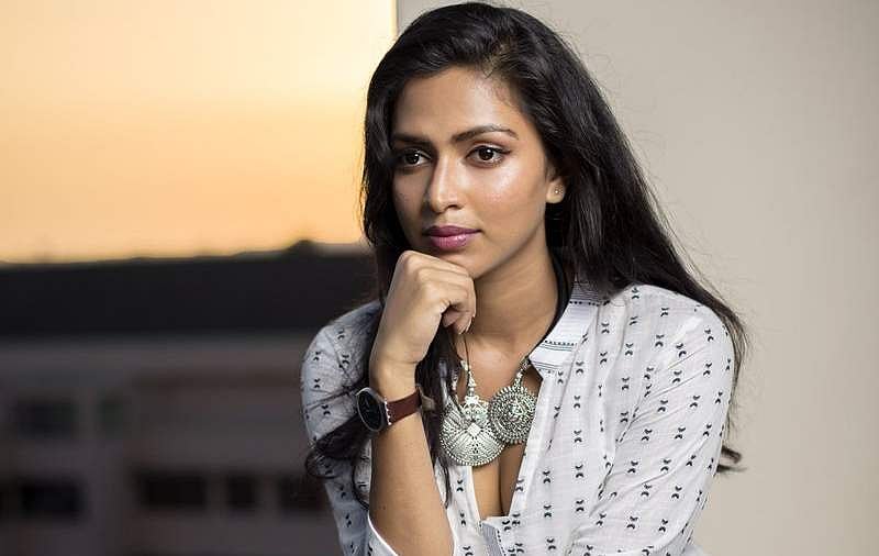 நடிகை அமலா பாலின் தந்தை காலமானார்!