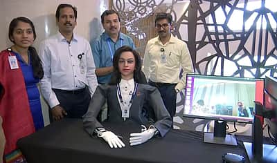 ககன்யான் திட்டம்: விண்வெளிக்குச் செல்லும் மனித ரோபோ!
