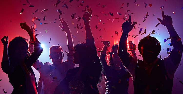 நீங்கள் வெறுக்கும் நபரை ஒரு விழாவில் சந்தித்தால் என்ன செய்வீர்கள்?