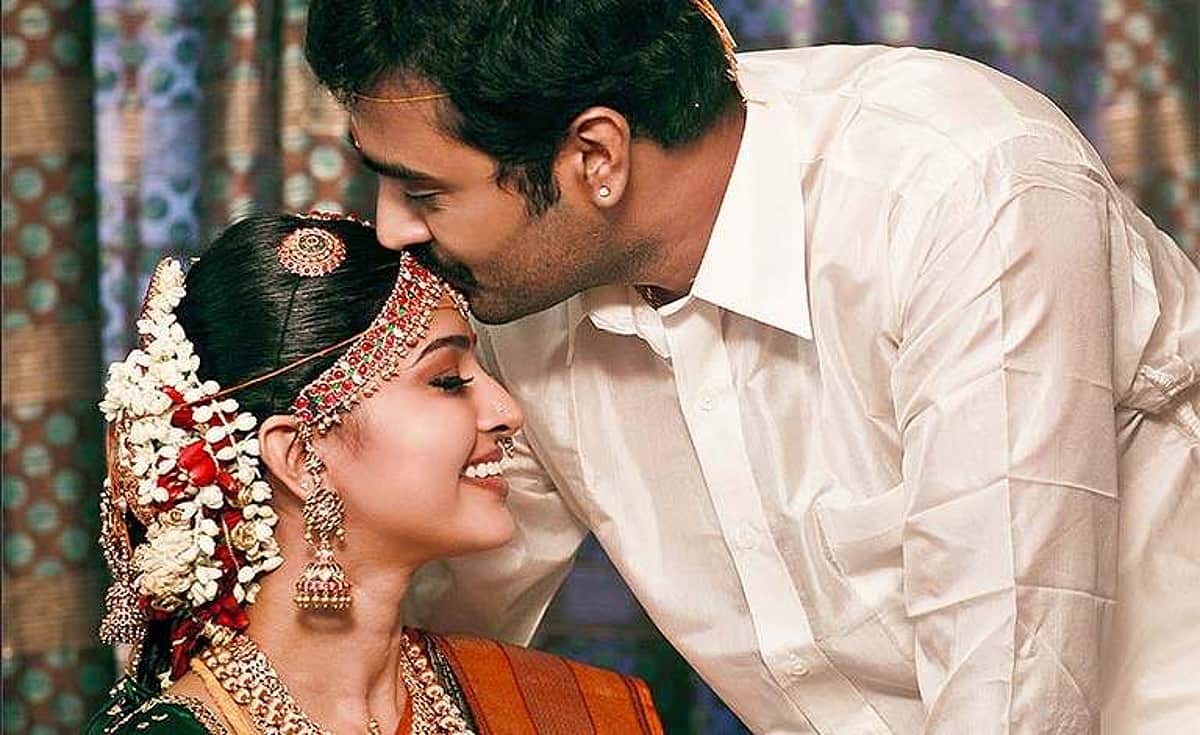 நடிகை சினேகாவுக்குப் பெண் குழந்தை!