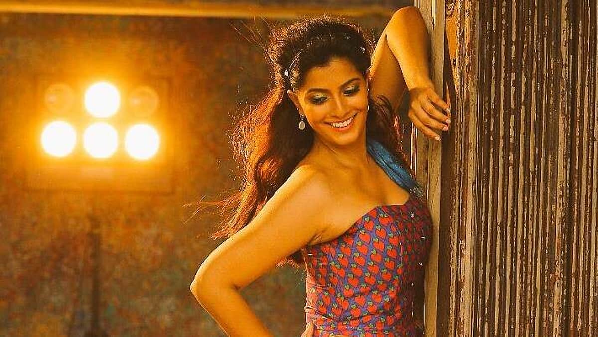 என்னை எதிர்த்தவர்களுக்கு நன்றி: நடிகை வரலட்சுமி