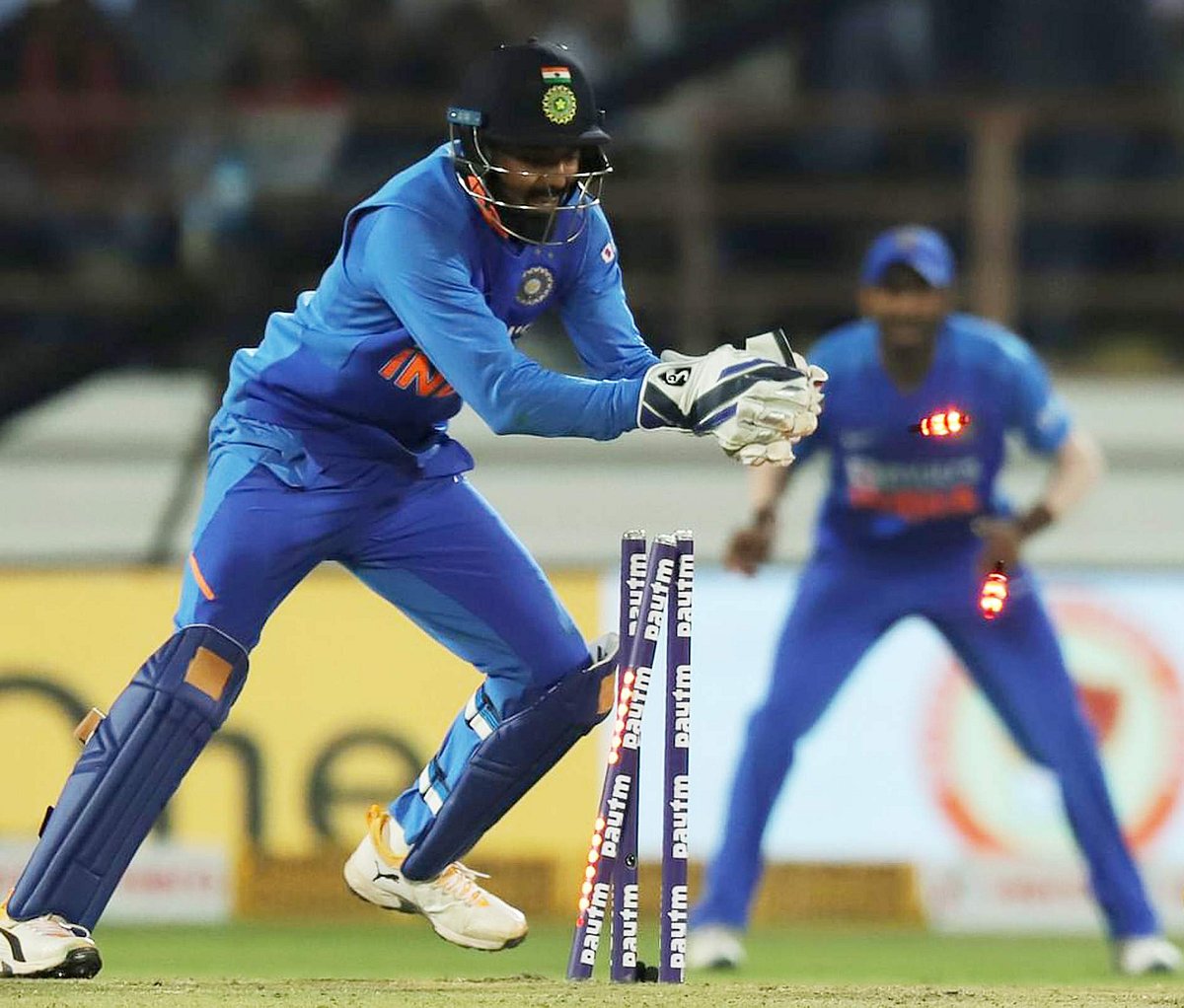 இரட்டை வேடத்தில் கலக்கும் லோகேஷ் ராகுல்!