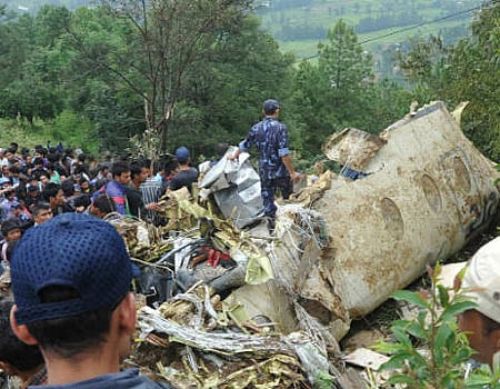 ஆப்கானிஸ்தானின் காஸ்னி மாகாணத்தில் விமானம் விழுந்து நொறுங்கியது