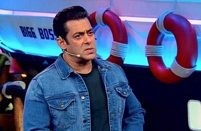 செல்ஃபி எடுத்தவரின் செல்போனைப் பறித்த சல்மான் கான்: வைரலாகும் விடியோ