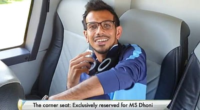 தோனி வழக்கமாக அமரும் பேருந்து இருக்கையில் யாரும் அமர்வதில்லை: விடியோவில் நெகிழும் சஹால்!