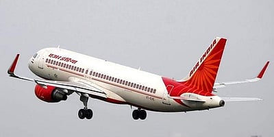 விமானிக்கு கரோனா உறுதி: உணவு, குடிநீர் இல்லாமல் அலைக்கழிக்கப்பட்ட ஏர் இந்திய ஊழியர்கள்