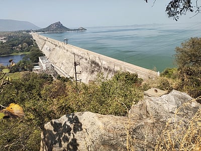 மேட்டூா் அணை நீா்மட்டம்: 110.20 அடி