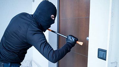 பா.ஜ.க பிரமுகர் வீட்டில் பூட்டை உடைத்து 400 சவரன் நகை திருட்டு