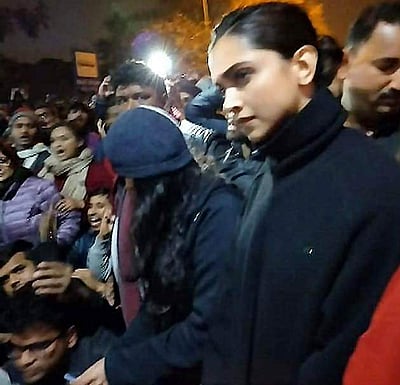 ஜேஎன்யு மாணவர்கள் போராட்டம்: நடிகை தீபிகா படுகோன் பங்கேற்பு (விடியோ)