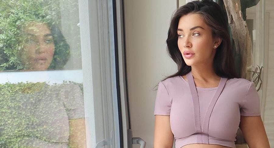 சைவ உணவுக்கு மாறுங்கள்: நடிகை எமி ஜாக்சன் வேண்டுகோள்