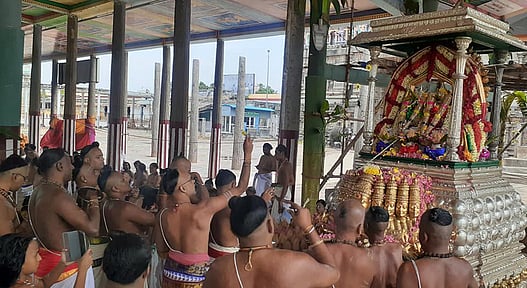 சிதம்பரம் நடராஜருக்கு மகாருத்ர அபிஷேகம்
