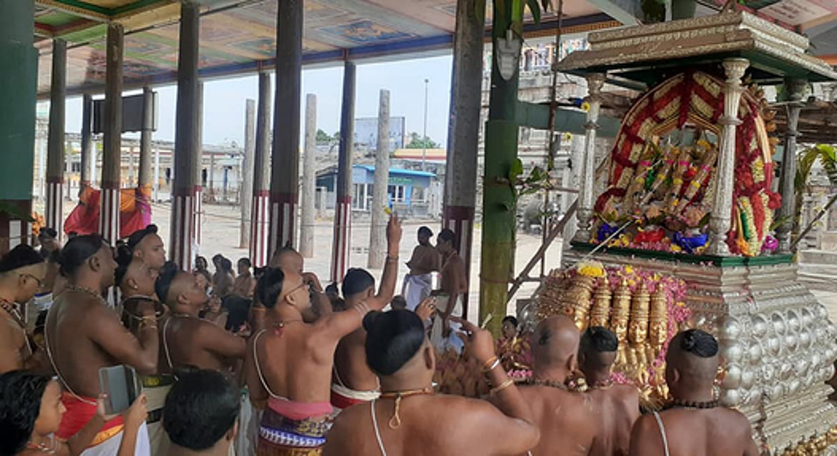 சிதம்பரம் நடராஜருக்கு மகாருத்ர அபிஷேகம்