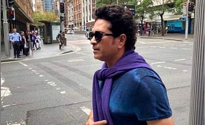 அவரே பாராட்டி விட்டாரே!: சச்சின் வாழ்த்துக்கு ஷாருக் கான் பதில்