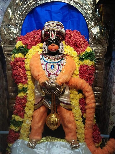 டி.கல்லுப்பட்டி ஸ்ரீவீரபக்த ஆஞ்சநேயர் கோவிலில் புரட்டாசி 4 ஆம் சனி விழா