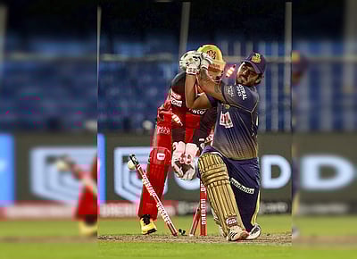 சார்ஜாவில் ஆர்சிபி சுழல்: 82 ரன்களில் கொல்கத்தா படுதோல்வி!