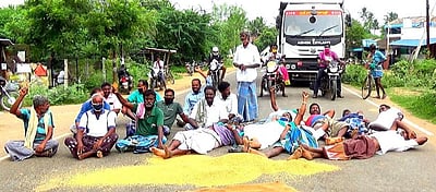 நெல் கொள்முதல் செய்யப்படாததைக் கண்டித்து விவசாயிகள் சாலை மறியல்