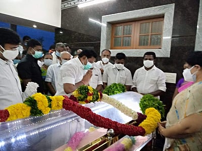 முதல்வர் பழனிசாமியின் தாய் உடல் தகனம்