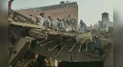 தில்லி கேட் பகுதியில் வெடி விபத்து : 2 பேர் பலி, 8 பேர் காயம்