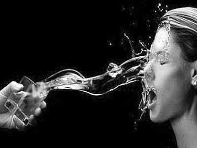 தில்லி ஆசிட் வீச்சு சம்பவம்: ஆன்லைனில் ஆசிட் வாங்கிய குற்றவாளி