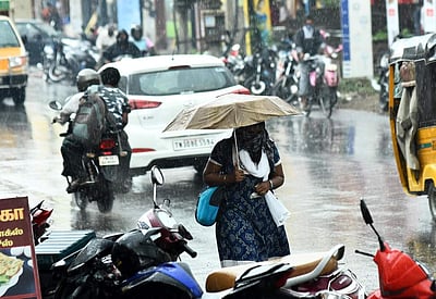 கர்நாடகத்தில் 10 மாவட்டங்களுக்கு சிவப்பு நிற எச்சரிக்கை