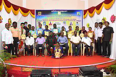 நல்லாசிரியா் விருது பெற்ற ஆசிரியா்களுக்குப் பாராட்டு விழா