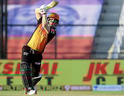 ஐபிஎல் கிரிக்கெட்டில் முதல் வெளிநாட்டு வீரர்: வார்னர் புதிய மைல்கல்