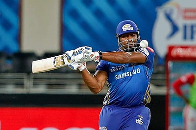 2-வது சூப்பர் ஓவர்: பஞ்சாப்புக்கு 12 ரன்கள் இலக்கு