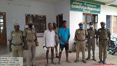 அரசு இடத்தில் விவசாயம் செய்த தந்தை, மகன் கைது