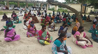 திருக்குவளை வட்டாட்சியா் அலுவலகம் முன்விவசாயிகள் உண்ணாவிரதம்