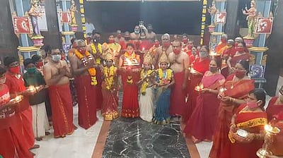 நவராத்திரி விழா தொடக்கம்: கோயில்களில் கொலு வைத்து வழிபாடு