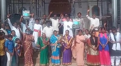 தெற்குகள்ளிக்குளத்தில் கிறிஸ்தவா்கள் ஆா்ப்பாட்டம்