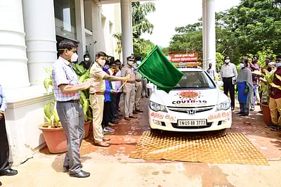 கரோனா விழிப்புணர்வு வாகனம்: தொடக்கி வைத்தார் சென்னை காவல் ஆணையர்