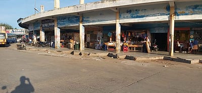 தம்மம்பட்டி பேருந்துநிலையக் கடைகளுக்கு 5 மாத வாடகை விலக்கு அளிக்கப்படுமா?