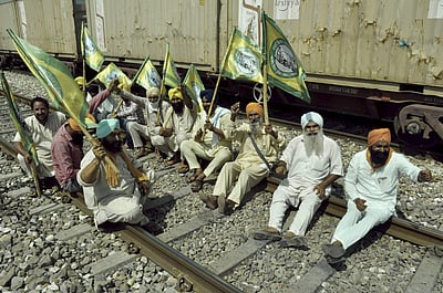 பஞ்சாப்: 9-வது நாளாக தொடரும் விவசாயிகள் போராட்டம்