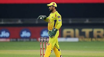 200 ஐபிஎல் ஆட்டங்களில் விளையாடிய முதல் வீரர்: சாதனையை அறியாத தோனி