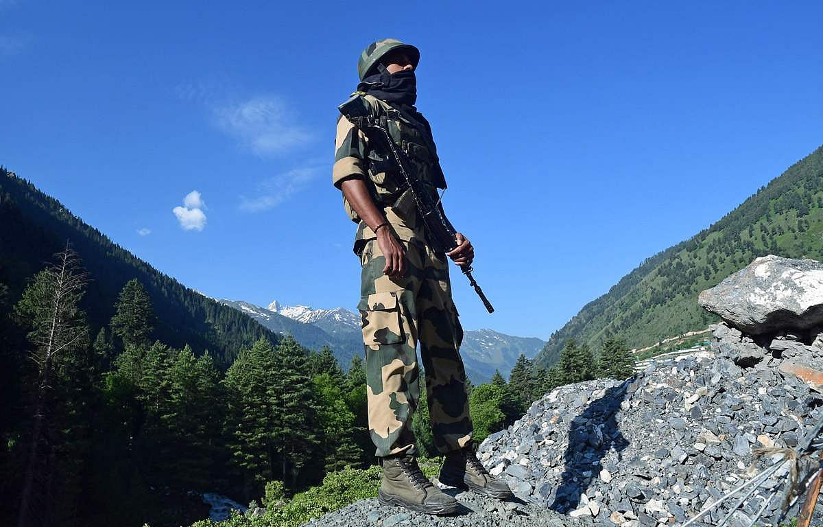 துணை ராணுவப் படைகளின் ஐ.பி.எஸ். அதிகாரிகளுக்கு பதவி உயர்வு