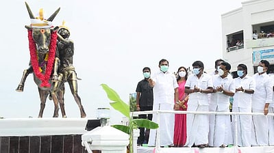 விராலிமலையில் சீறிப்பாயும் ஜல்லிக்கட்டு சிலை: முதல்வர் திறந்துவைத்தார்