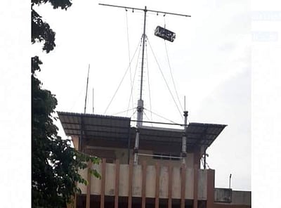 நாகை துறைமுகத்தில் ஒன்றாம் எண் புயல் எச்சரிக்கை கூண்டு