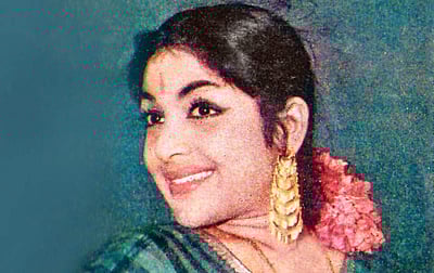 ரோஜா மலரே!: - 62: அடையாளம் தந்த கவியரசர் பாடல்! - குமாரி சச்சு