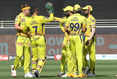 பெங்களூருவை 145 ரன்களுக்குக் கட்டுப்படுத்தியது சென்னை