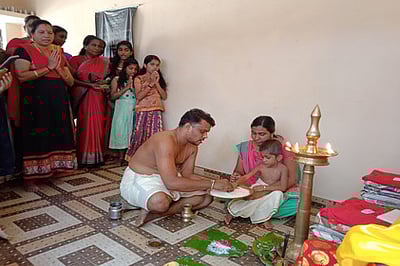 களியக்காவிளை கோயில்களில் வித்யாரம்பம்