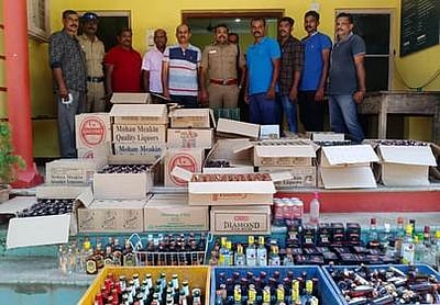 பனச்சமூட்டில் 2,000 மது பாட்டில்கள் பறிமுதல்