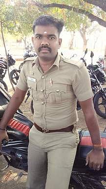 சைக்கிள் மீது பைக் மோதல்: ஆயுதப்படைக் காவலா் பலி