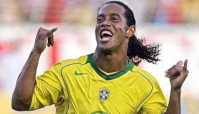 பிரபல கால்பந்து வீரர் ரொனால்டினோவுக்கு கரோனா!