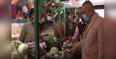 ஸ்ரீநகரில் இயற்கை காய்கறி சந்தை தொடக்கம்