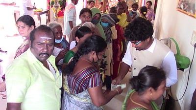 ஆயுத பூஜைக்கு பணம் விநியோகம் திமுக பிரமுகா் மீது வழக்கு